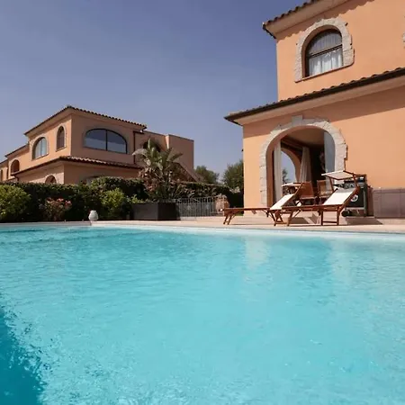Regina - Piscina&relax * Puntaldia